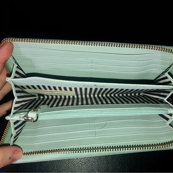 Kate Spade “Checking In” Car Wallet - Picture 3 of 3